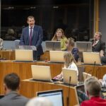 Bydd trechu gwleidyddiaeth Reform yn frwydr hir a chaled, beth bynnag y canlyniad yn yr etholiad hwn